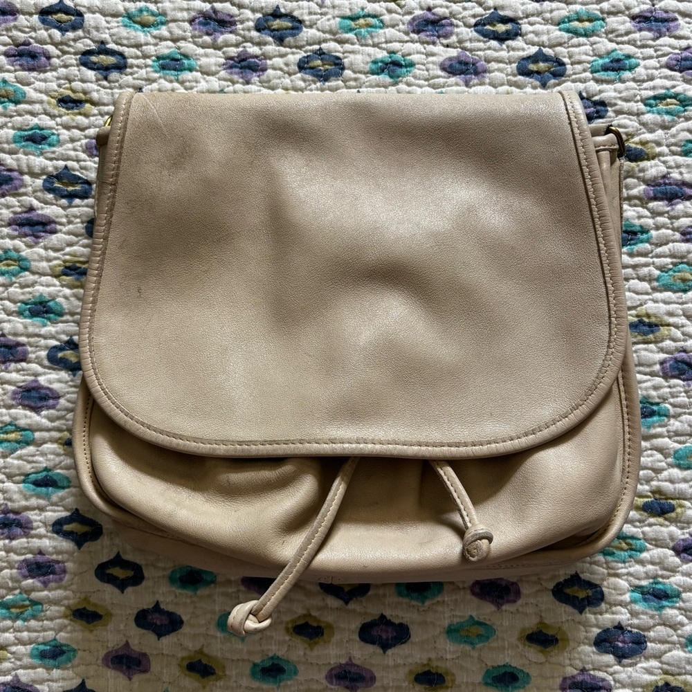 Vintage COACH (Lightweight Collection 1980s) Pale Saddle Handbag